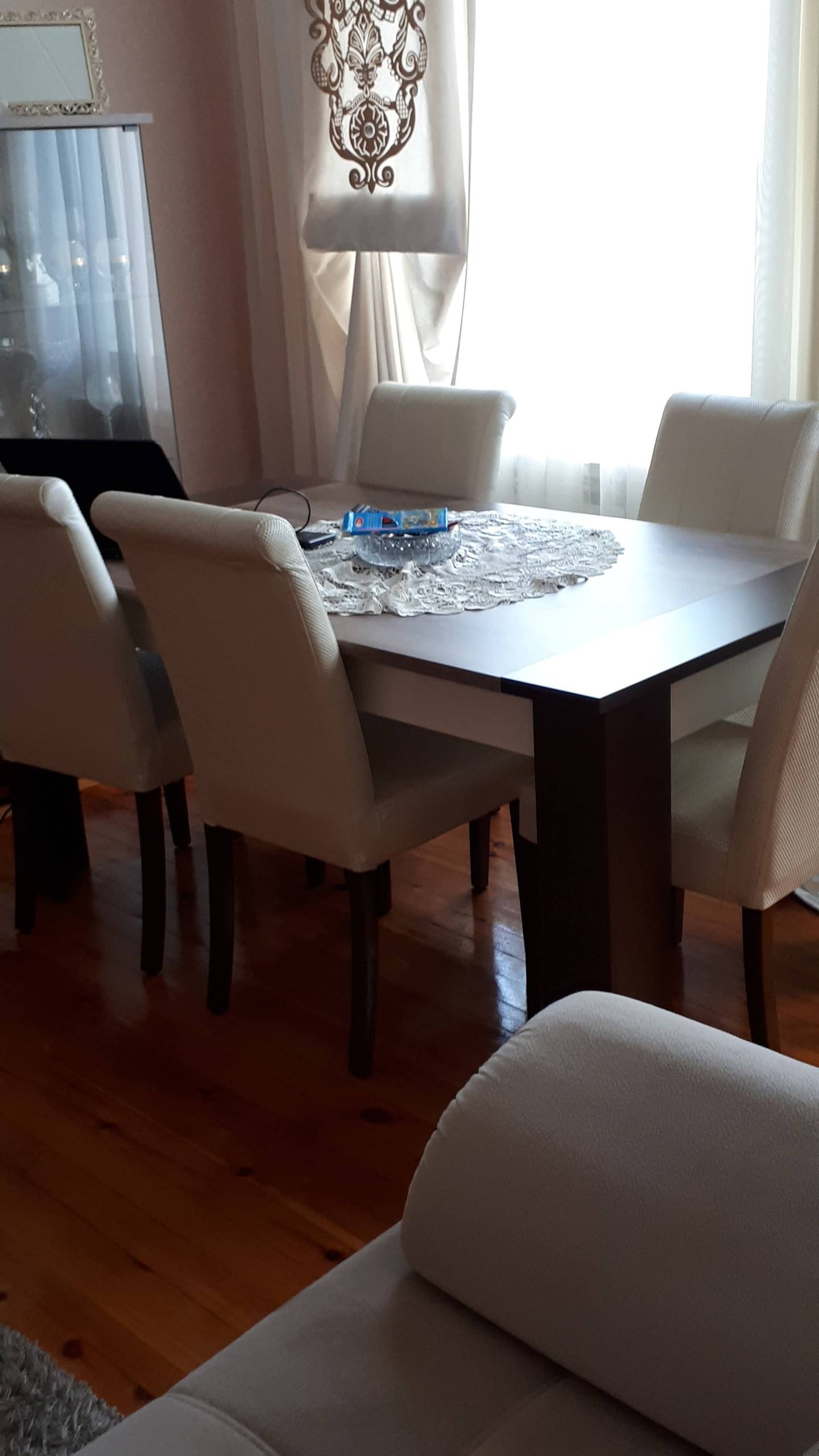 Qonaq otağı mebeli