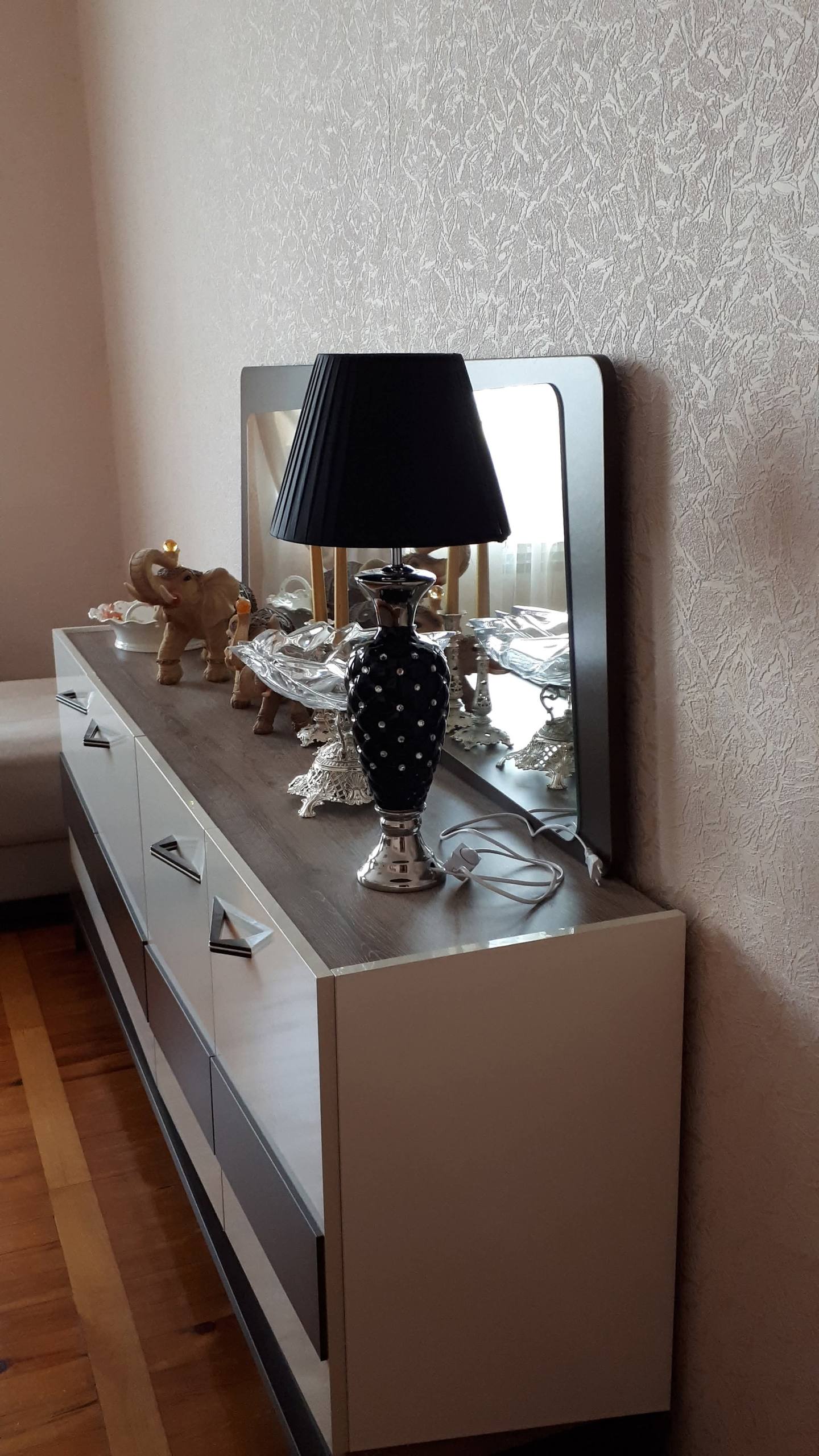 Qonaq otağı mebeli