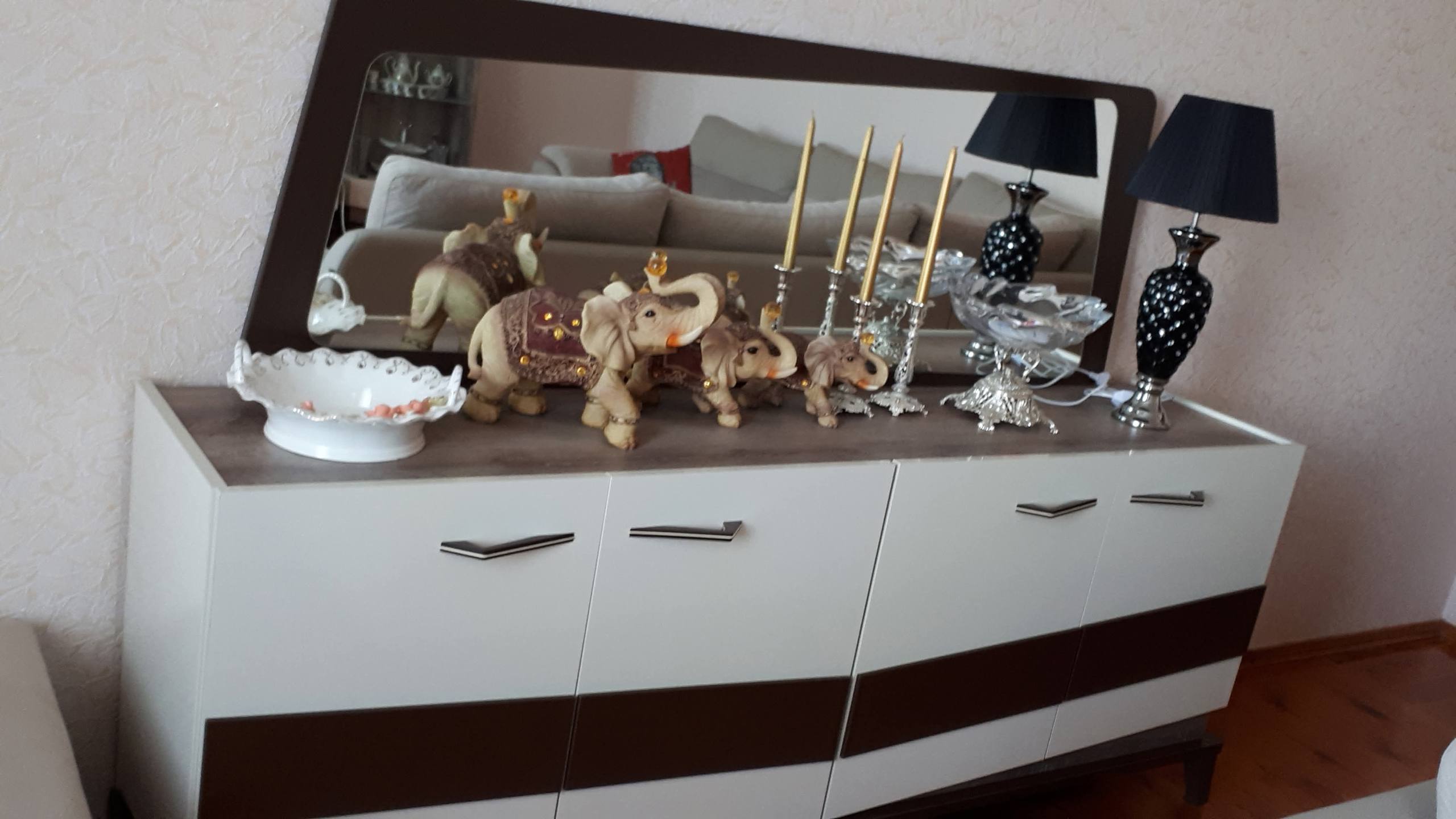 Qonaq otağı mebeli